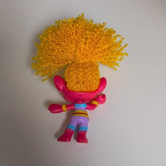 🩵3/$20🩵 DreamWorks Trolls DJ Suki Collectible Mini Figure - Picture 2 of 3